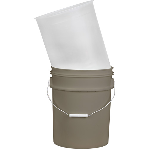 Doublure pour seau en plastique, 11-1/4" dia. x 14" h, 5 gal. US (4,16 gal. imp.) capacit&eacute; Maritime Industrial Rubber