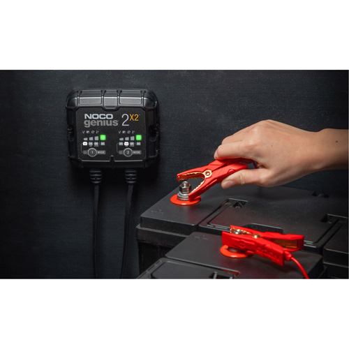 Chargeur de batterie 2 sorties de 4 A Genius 2X2 Maritime Industrial Rubber