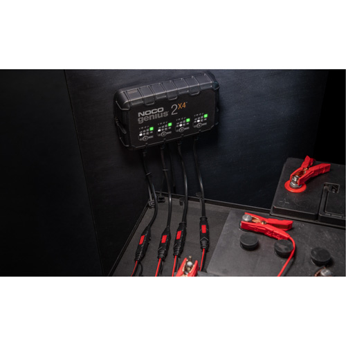 Chargeur de batterie 4 sorties de 8 A Genius 2X4 Maritime Industrial Rubber