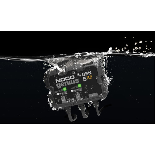 Chargeur de batterie embarqu&eacute; &agrave; 2 sorties de 10 amp&egrave;res Gen5X2 Genius Maritime Industrial Rubber