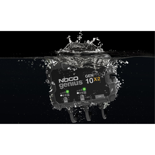 Chargeur de batterie embarqu&eacute; &agrave; 2 sorties de 20 amp&egrave;res GenPro10X2 Genius Maritime Industrial Rubber