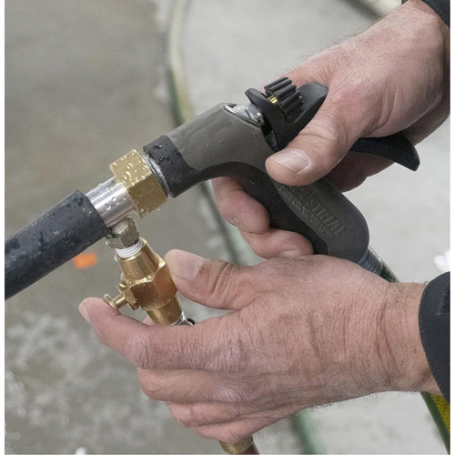 Outil de rinçage &agrave; contre-courant pour radiateur avec air Maritime Industrial Rubber
