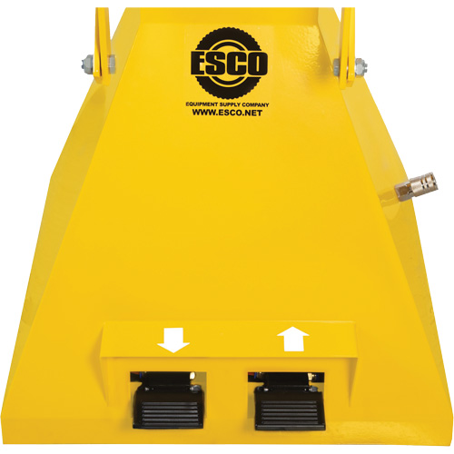 &eacute;carteur pneumatique pour pneus de camionnettes et de camions l&eacute;gers Maritime Industrial Rubber