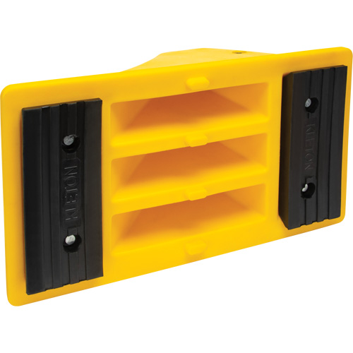 Cales de roue avec surface antid&eacute;rapante en caoutchouc, Polyur&eacute;thane, Jaune, 11-1/4" la x 21" p x 12-1/4" h Maritime Industrial Rubber