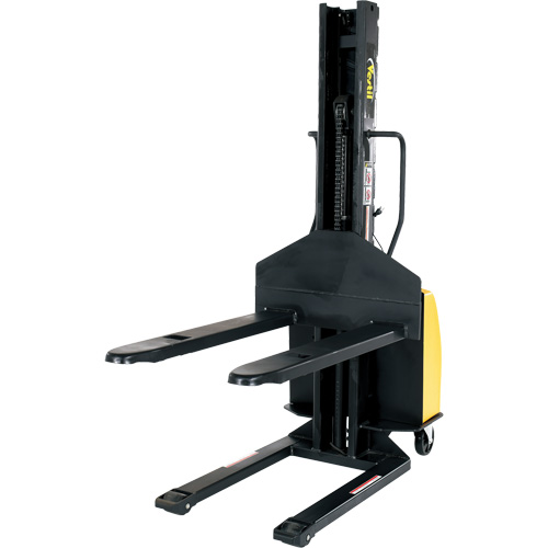 Gerbeur motoris&eacute; avec m&acirc;t &eacute;troit, Fonctionnement &eacute;lectrique, Capacit&eacute; 1500 lb, Lev&eacute;e max 63" Maritime Industrial Rubber