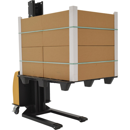 Gerbeur motoris&eacute; avec m&acirc;t &eacute;troit, Fonctionnement &eacute;lectrique, Capacit&eacute; 1000 lb, Lev&eacute;e max 63" Maritime Industrial Rubber