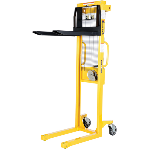 Gerbeur manuel, Fonctionnement Treuil manuel, Capacit&eacute; 770 lb, Lev&eacute;e max 60" Maritime Industrial Rubber