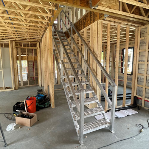 Escalier Smartstairs t&eacute;lescopique &agrave; 3-5 marches en aluminium Maritime Industrial Rubber