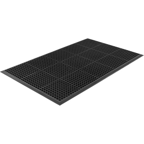 Tapis de s&eacute;rie Competitor, &agrave; fentes, 3' x 5' x 7/8", Noir, Caoutchouc naturel Maritime Industrial Rubber
