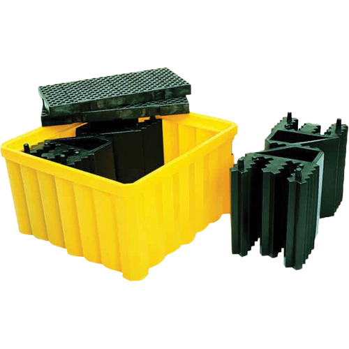 Palette antid&eacute;versement avec drain Ultra-IBC Spill Pallet , Capacit&eacute; de d&eacute;versement 400 gal. US, 58,75" x 58,75" x 33" Maritime Industrial Rubber