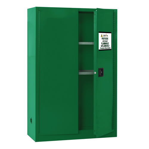 Armoire de rangement pour pesticides, 45 gal., 65" h x 43" l x 18" p Maritime Industrial Rubber