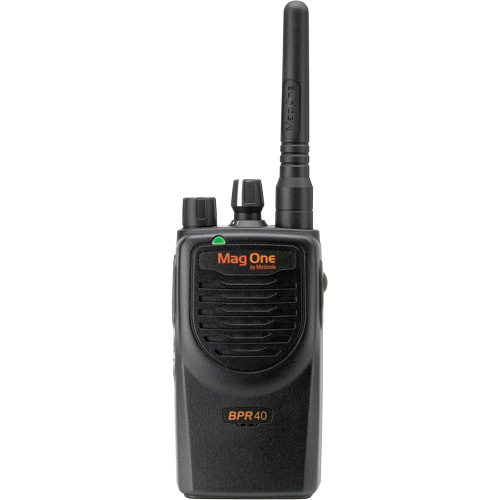 Radio portative de s&eacute;rie BPR40, Bande UHF/VHF, 16 canaux, Port&eacute;e 300 000 pi² Maritime Industrial Rubber