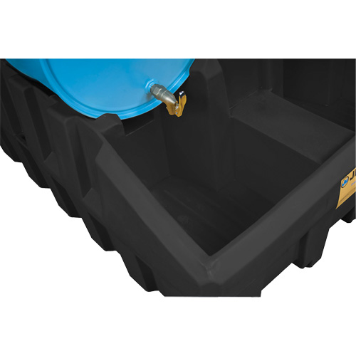 Porte-barils pour gestion de la distribution EcoPolyBlend, 59" lo x 49" la x 26" ha, 66 gal. US Capacit&eacute; Maritime Industrial Rubber