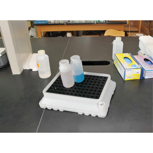 P4 Ultra-Spill Tray&reg;, 17" L x 21" W x 4" H, 2.9 US gal. Spill Capacity Maritime Industrial Rubber