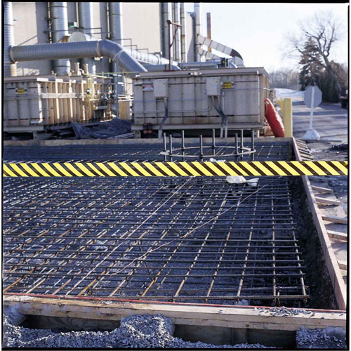 Ruban pour barricade, Anglais, 3" la x 200' lo, 3 mils, Noir sur jaune Maritime Industrial Rubber
