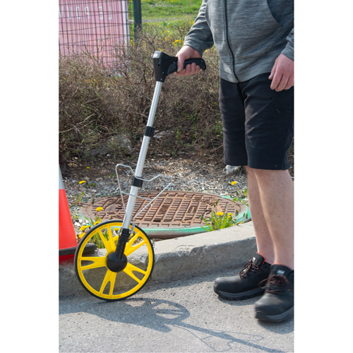 Roue d'arpentage num&eacute;rique, 12,5"/31,8 cm, Gamme de 99999,9 m, Pieds/m&egrave;tres Maritime Industrial Rubber