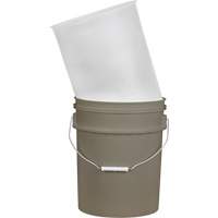 Doublure pour seau en plastique, 11-1/4" dia. x 14" h, 5 gal. US (4,16 gal. imp.) capacit&eacute; Maritime Industrial Rubber