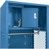 Casier pour &eacute;quipement, Acier, 24" la x 18" p x 72" h, Bleu fonc&eacute; Maritime Industrial Rubber
