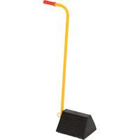 Cale de roue avec poign&eacute;e ergonomique, 9-1/4" x 8" x 6", Noir Maritime Industrial Rubber