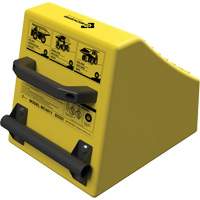Cale de roue ultra-robuste pour l'exploitation mini&egrave;re Checkers Safety, PEHD, Jaune, 14-1/2" la x 17-1/2" p x 16" h Maritime Industrial Rubber