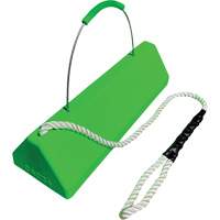 Cale de roue pour avion Checkers Safety SafeRay avec poign&eacute;e &agrave; c&acirc;ble avec cordage en boucle, Ur&eacute;thane, Vert fluorescent, 24" la x 8" p x 6" h Maritime Industrial Rubber