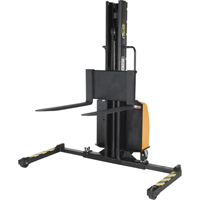Gerbeur motoris&eacute; avec m&acirc;t &eacute;troit, Fonctionnement &eacute;lectrique, Capacit&eacute; 1500 lb, Lev&eacute;e max 63" Maritime Industrial Rubber