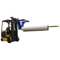 Fl&egrave;che de chariot &eacute;l&eacute;vateur pour tapis, 108-1/2" longueur, Install&eacute; sur fourche, Capacit&eacute; de 2500 lb Maritime Industrial Rubber