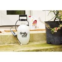 Vaporisateur pour usage multiple Grab & Go, 1 gal. (4,5 L), Poly&eacute;thyl&egrave;ne, Lance de 10" Maritime Industrial Rubber