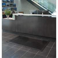 Tapis &agrave; profil bas, Caoutchouc, Grattoir Type, Motif Plein, 3' x 5', Noir Maritime Industrial Rubber