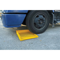 Flexible Ultra-Utility Tray&reg;, 42" L x 42" W x 4.8" H, 18 US gal. Spill Capacity Maritime Industrial Rubber