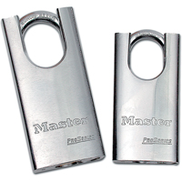Cadenas &agrave; arceau prot&eacute;g&eacute;, Cl&eacute;s diff&eacute;rentes, Acier tremp&eacute;, Largeur de 1-3/4" Maritime Industrial Rubber