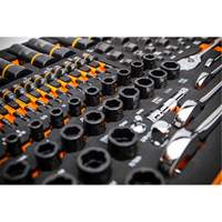 Jeu d'outils pour m&eacute;canicien Bolt Biter dans un plateau de rangement en mousse 97 mcx Maritime Industrial Rubber