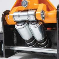 Heavy-Duty Floor Jack, 3 Ton(s) Capacity, 5-1/4" Lowered, 18-1/4" Raised, Manual Hydraulic Maritime Industrial Rubber