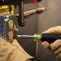 Ensemble de tourne-&eacute;crou & tournevis multi-foret 3 mcx, 12-63/100" lo, Prise Coussin&eacute;e Maritime Industrial Rubber