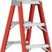 6600 AA Series Industrial Extra Heavy-Duty 2-Way Stepladders, Fibreglass, 375 lbs. Capacity, 4' Maritime Industrial Rubber